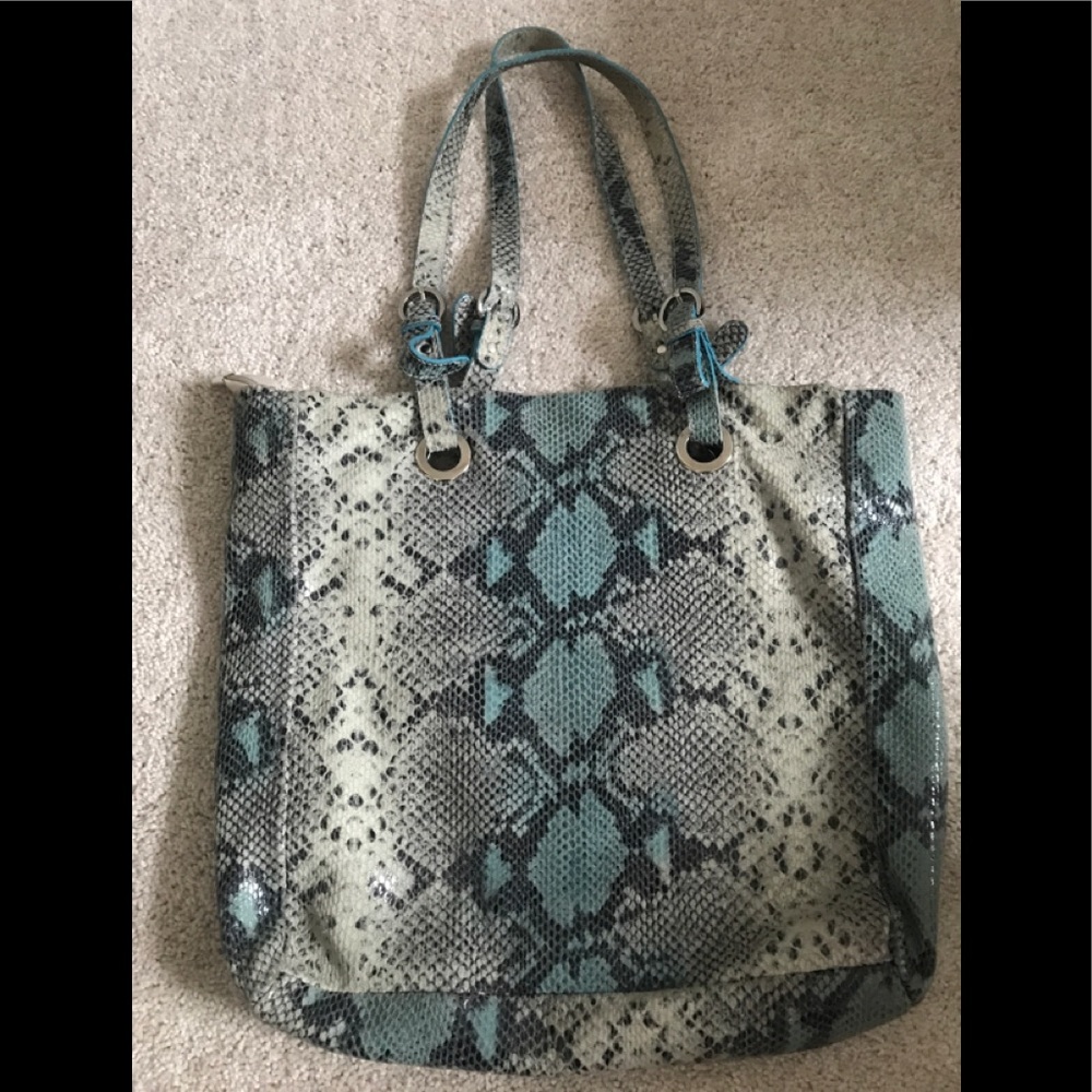 Innue Leather Tote Snake Print Zip Close